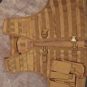 5.11 field tested vest NWOT